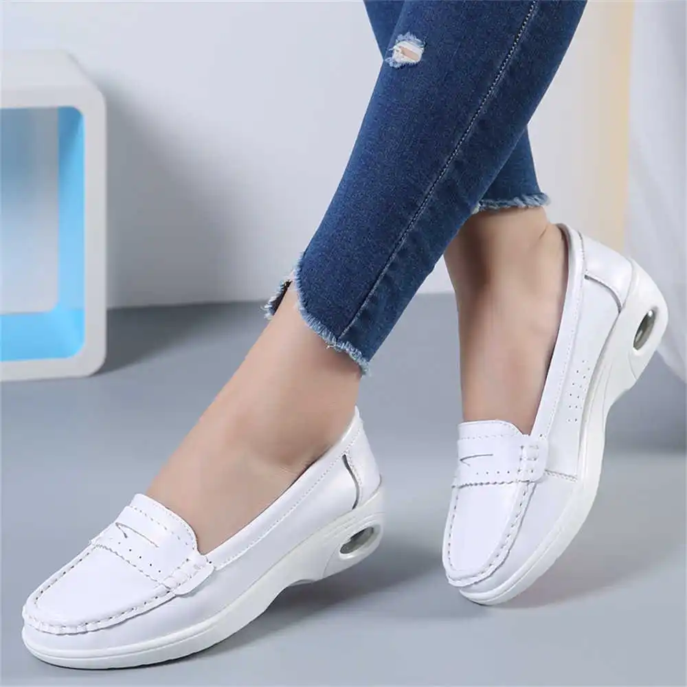 Zapatillas de deporte blancas  - Women Formal Upper Wear reseña y precio